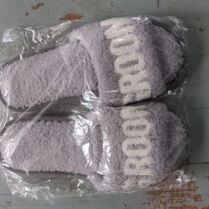 Nwt gray terry cloth Groom slippers